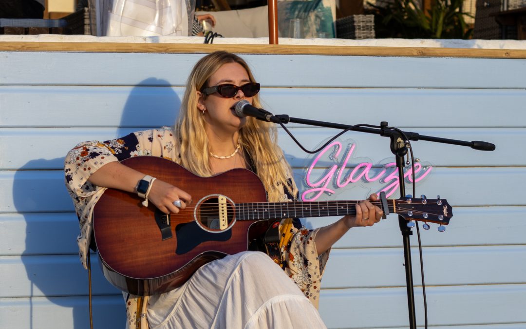 Sundowner Session – Bailey Tomkinson