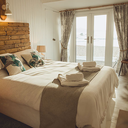 The-Cottage-Square-Image-Lusty-Glaze-Beach